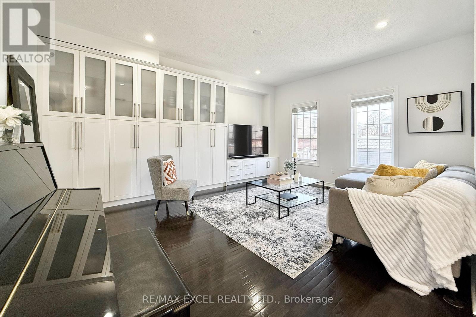 55 Vettese Court, Markham, Ontario  L6B 0V7 - Photo 10 - N12878932