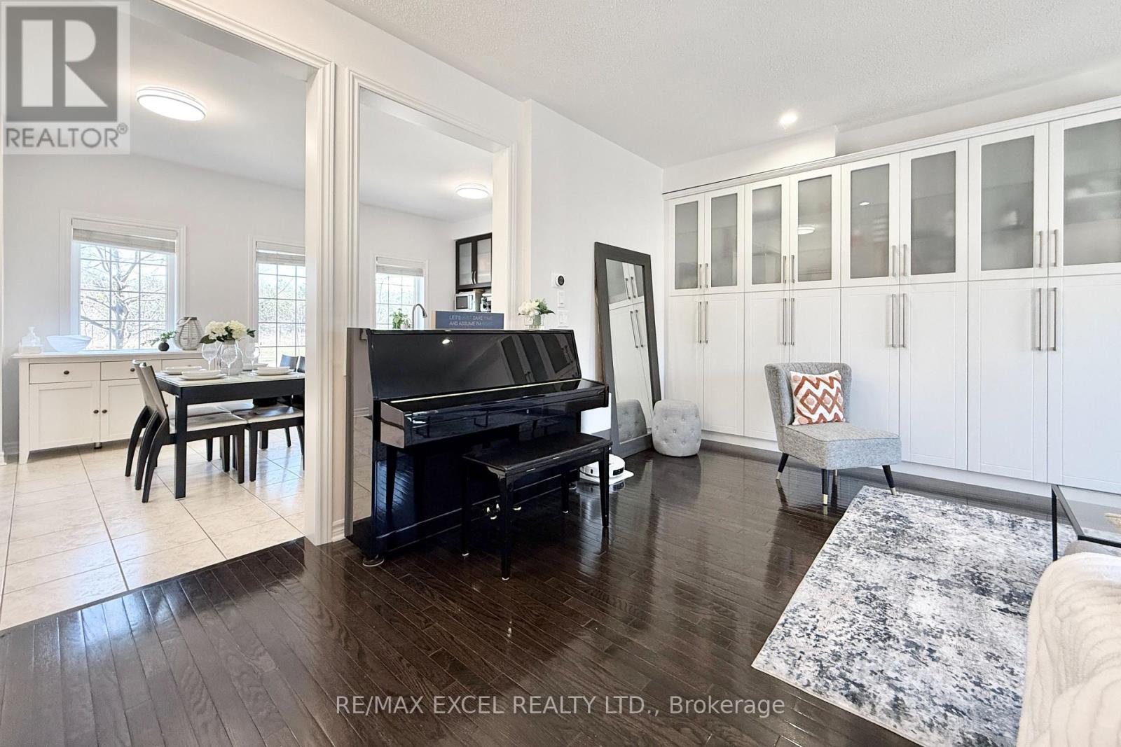 55 Vettese Court, Markham, Ontario  L6B 0V7 - Photo 9 - N12878932