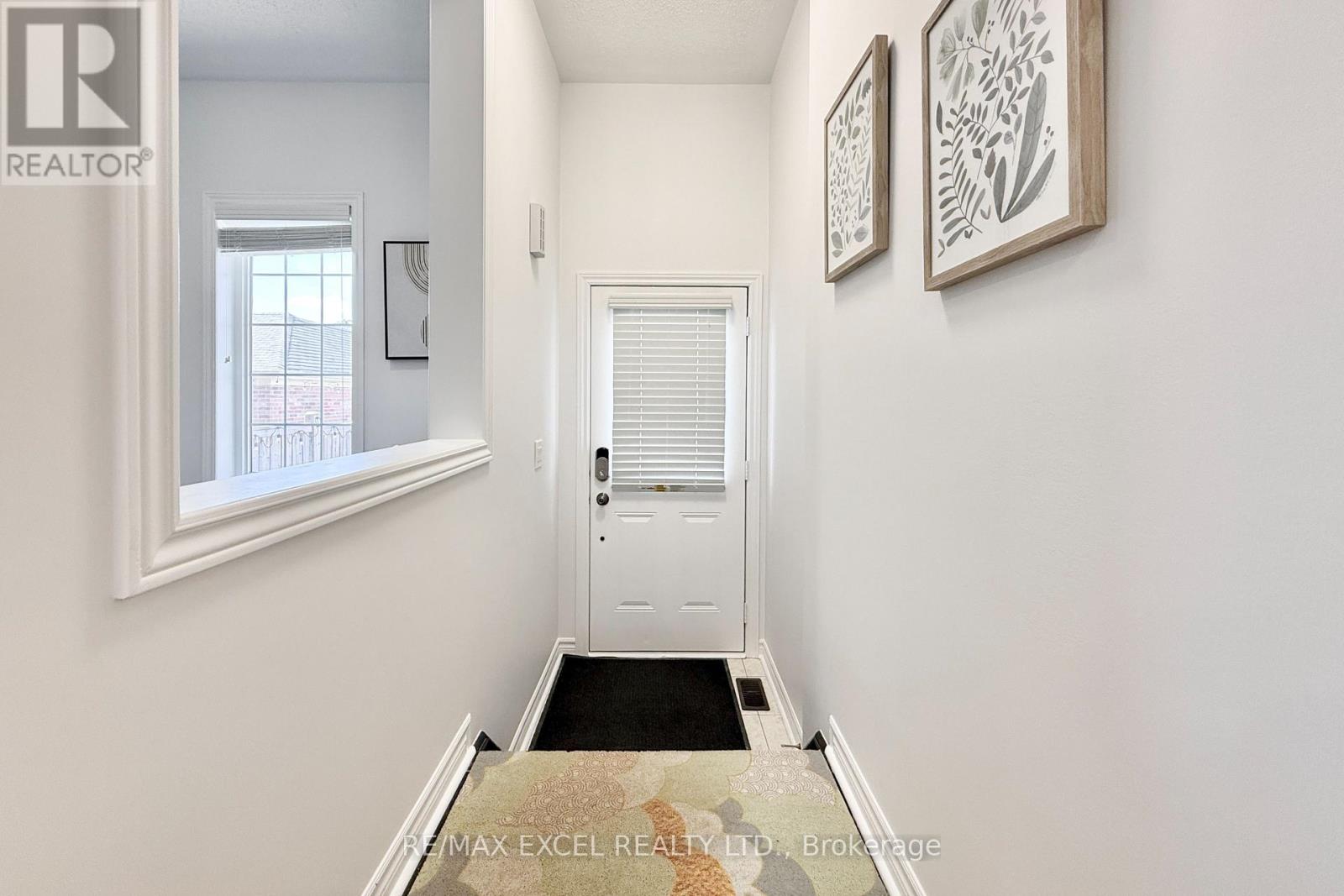 55 Vettese Court, Markham, Ontario  L6B 0V7 - Photo 8 - N12878932