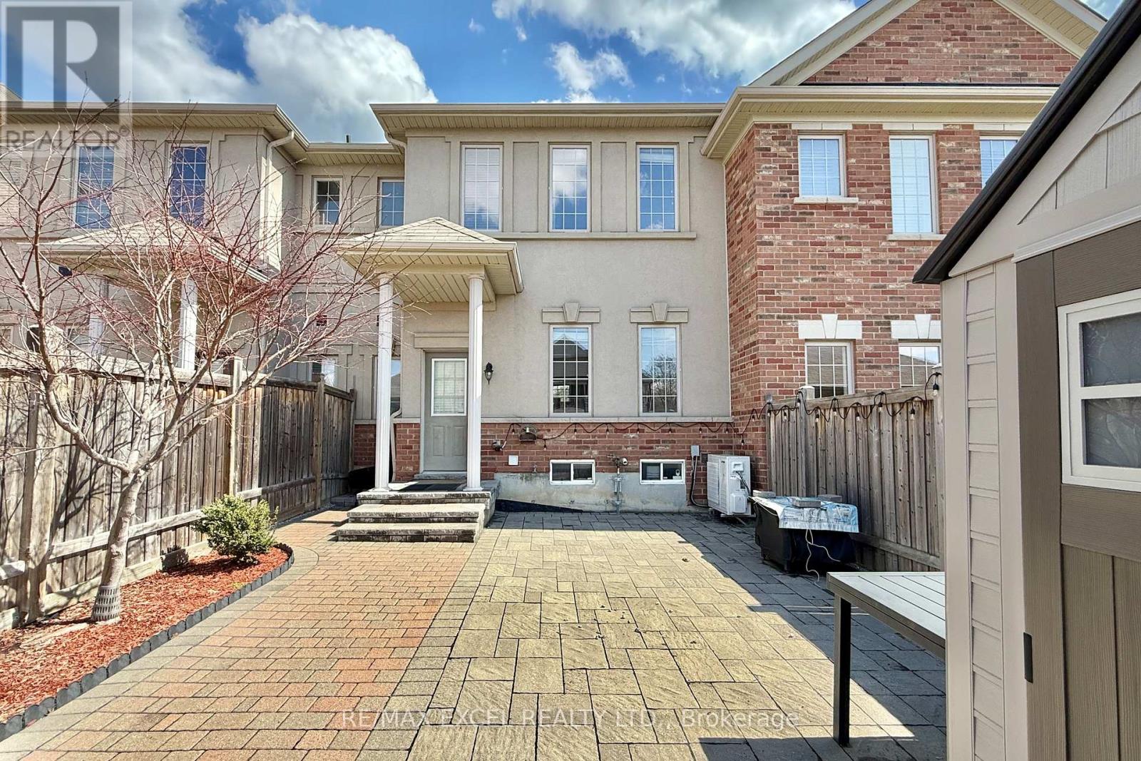 55 Vettese Court, Markham, Ontario  L6B 0V7 - Photo 4 - N12878932