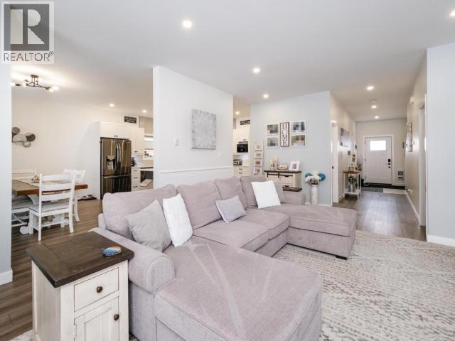 38 Evelyn Avenue, Whitehorse, Yukon  Y1A 0S5 - Photo 2 - 17146