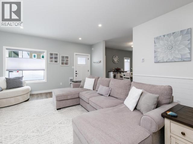 38 Evelyn Avenue, Whitehorse, Yukon  Y1A 0S5 - Photo 3 - 17146