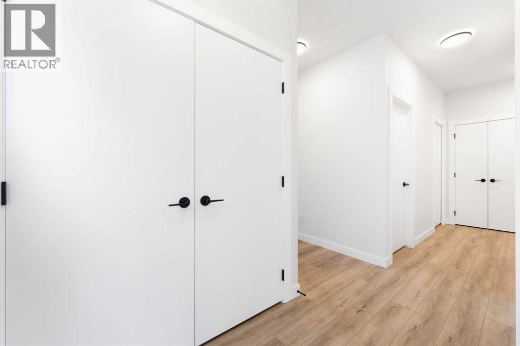 212 Belmont Park Sw, Calgary, Alberta T2X 5T7 - Photo 4 - A2294077