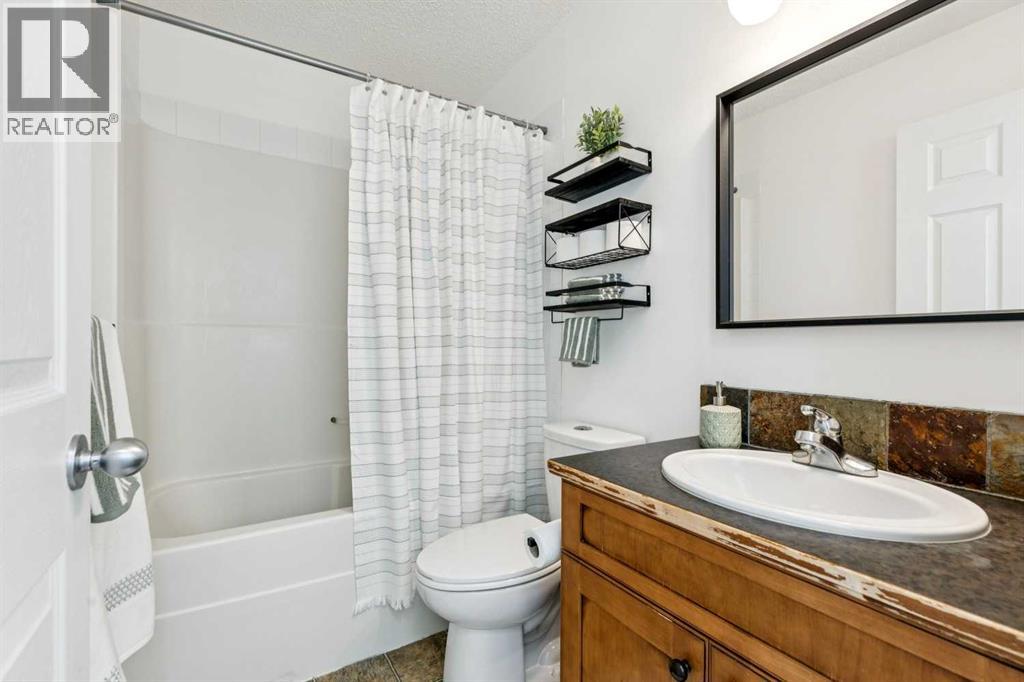 214 Cougarstone Circle Sw, Calgary, Alberta  T3H 4W5 - Photo 26 - A2297016