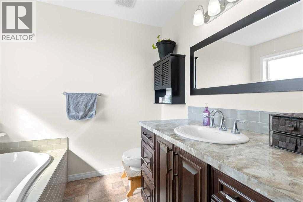 27138 Highway 27, Rural Mountain View County, Alberta  T4H 1P2 - Photo 24 - A2298318