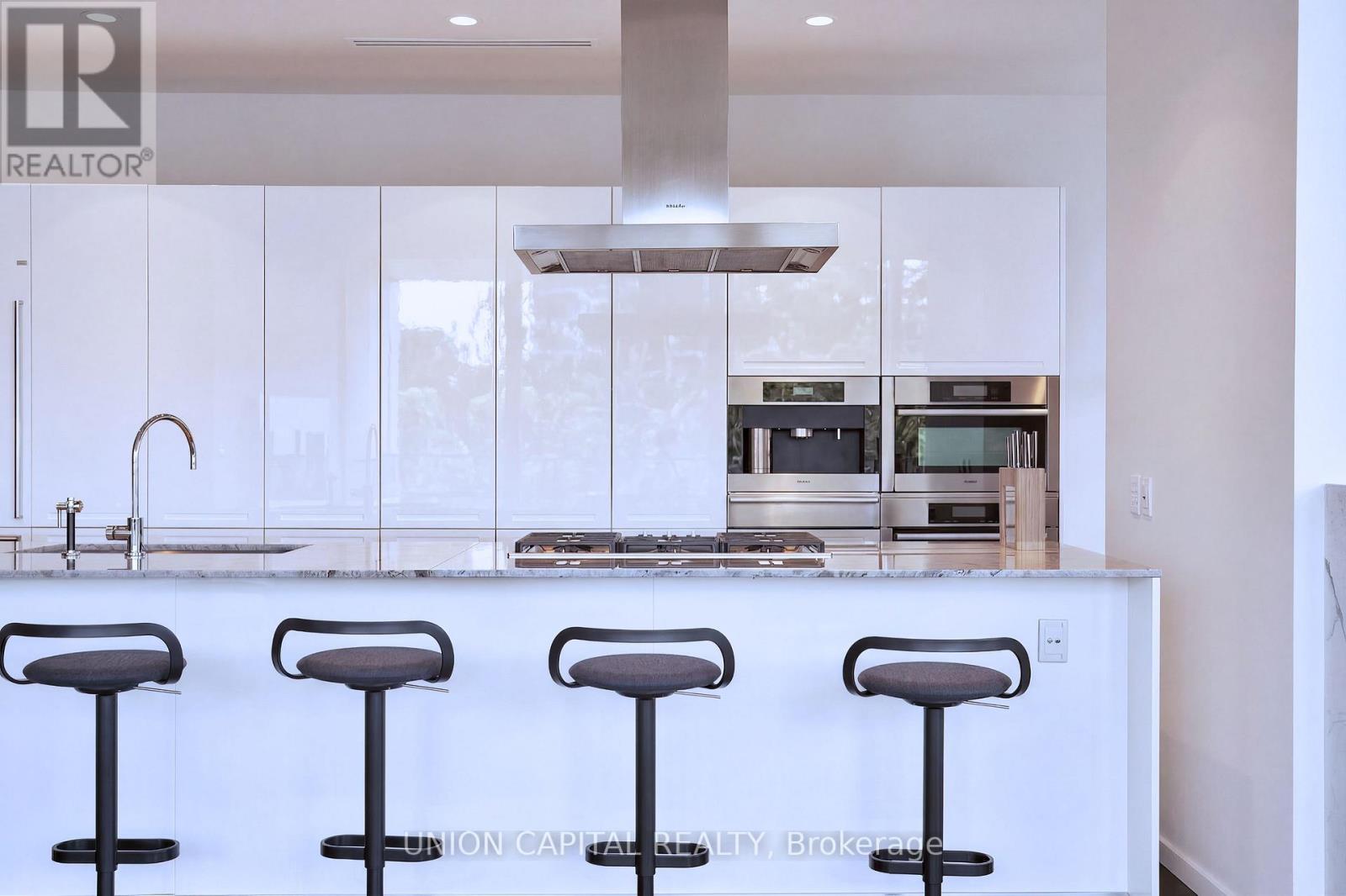 5508 - 180 University Avenue, Toronto, Ontario  M5H 0A2 - Photo 3 - C12959530