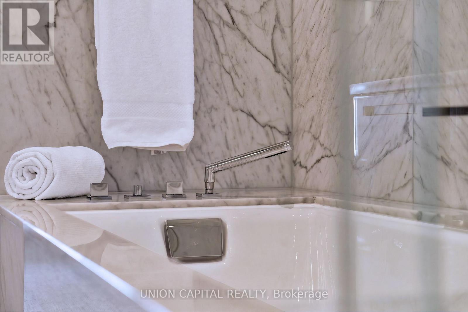 5508 - 180 University Avenue, Toronto, Ontario  M5H 0A2 - Photo 22 - C12959530