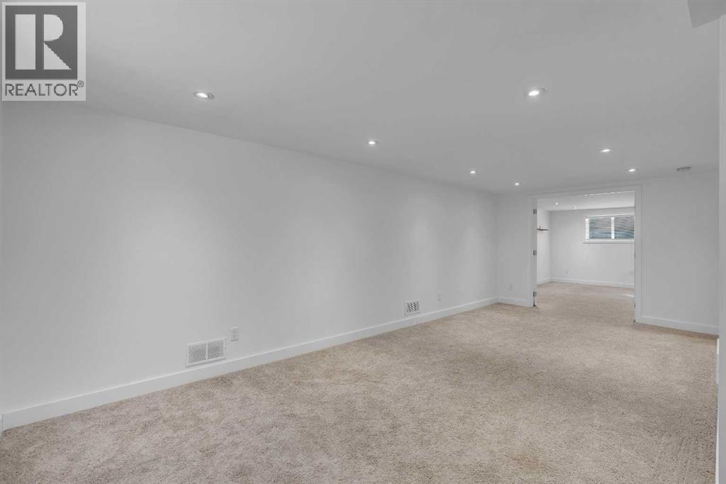 113 Langton Drive SW, Calgary, Alberta  T3E 5G1 - Photo 26 - A2295562