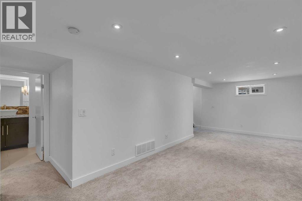 113 Langton Drive SW, Calgary, Alberta  T3E 5G1 - Photo 28 - A2295562