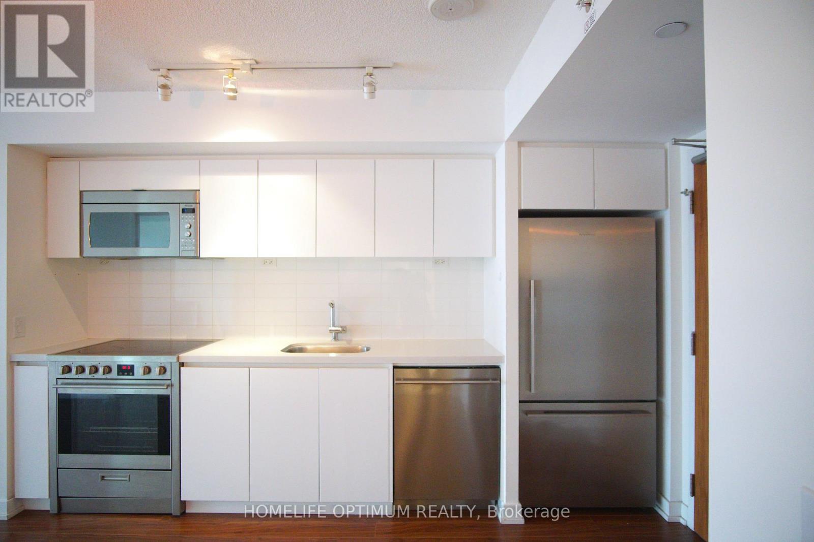 812 - 75 Queens Wharf Road, Toronto, Ontario  M5V 0J8 - Photo 3 - C12962218