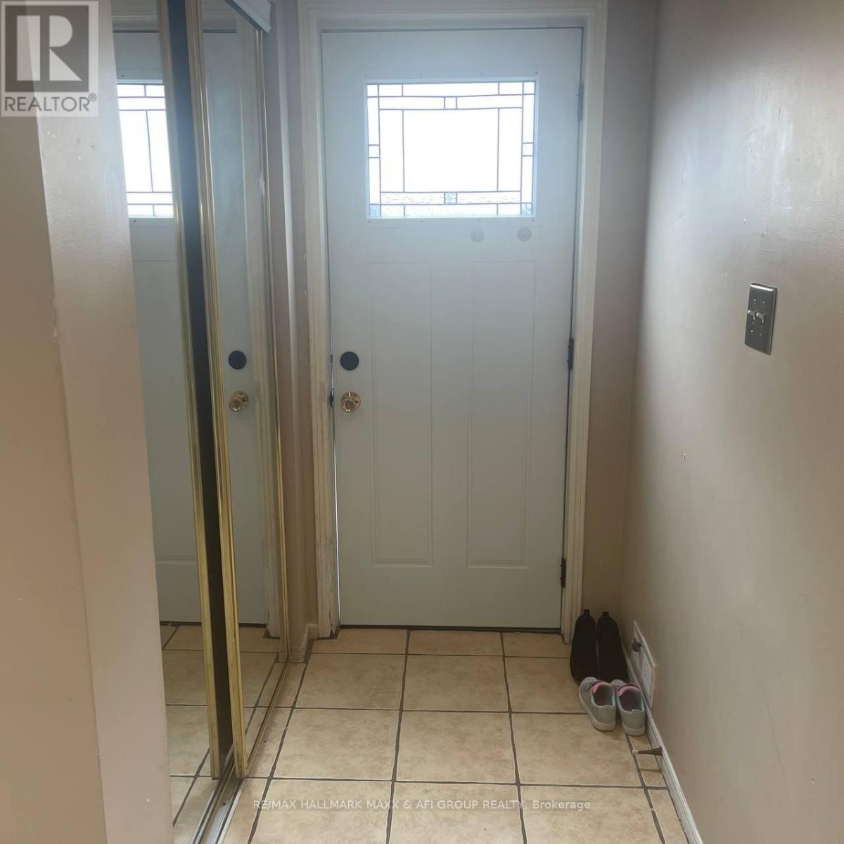 Unit B - 82 Sanford Street, Barrie, Ontario  L4N 3C5 - Photo 3 - S12920790