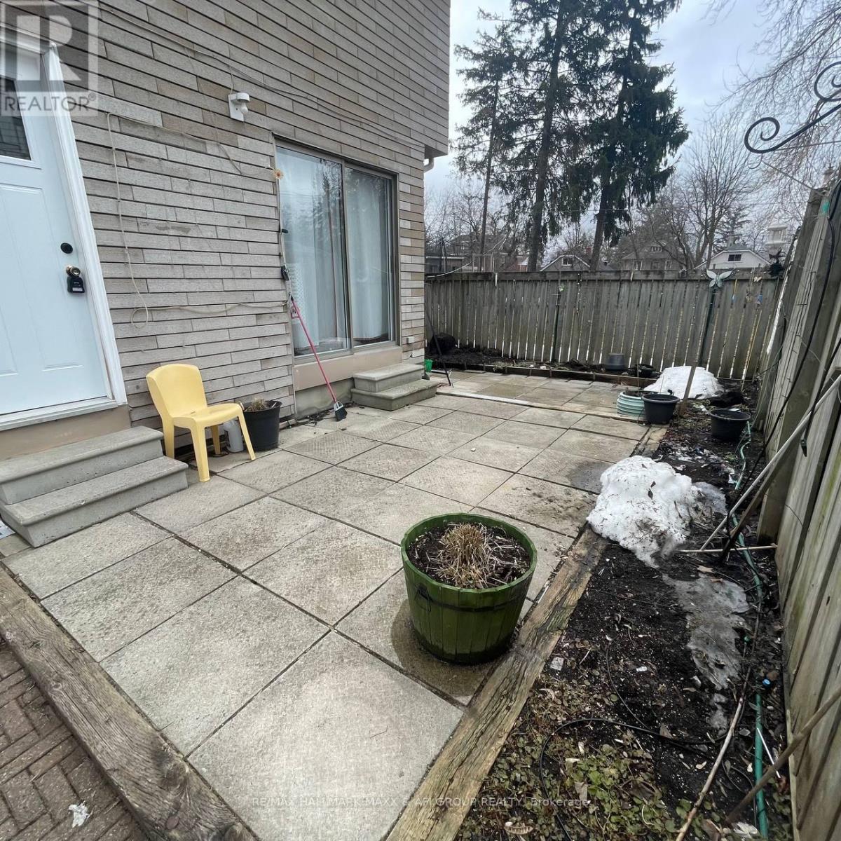 Unit B - 82 Sanford Street, Barrie, Ontario  L4N 3C5 - Photo 2 - S12920790