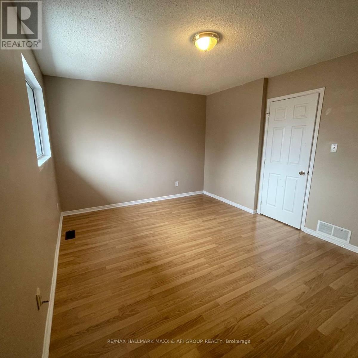 Unit B - 82 Sanford Street, Barrie, Ontario  L4N 3C5 - Photo 15 - S12920790