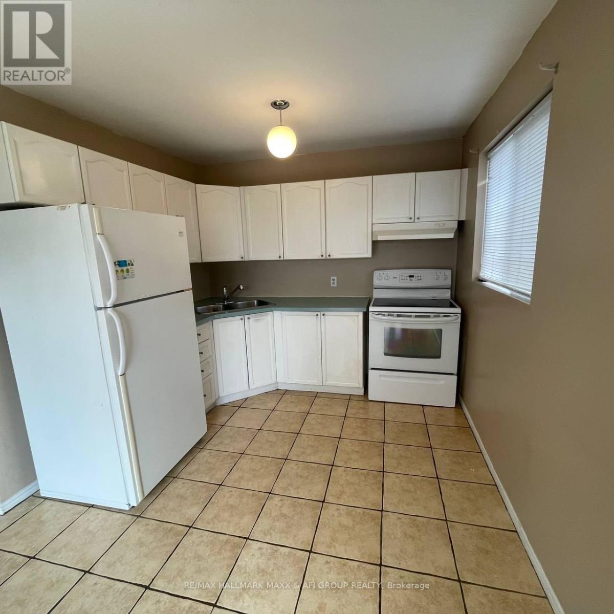 Unit B - 82 Sanford Street, Barrie, Ontario  L4N 3C5 - Photo 7 - S12920790