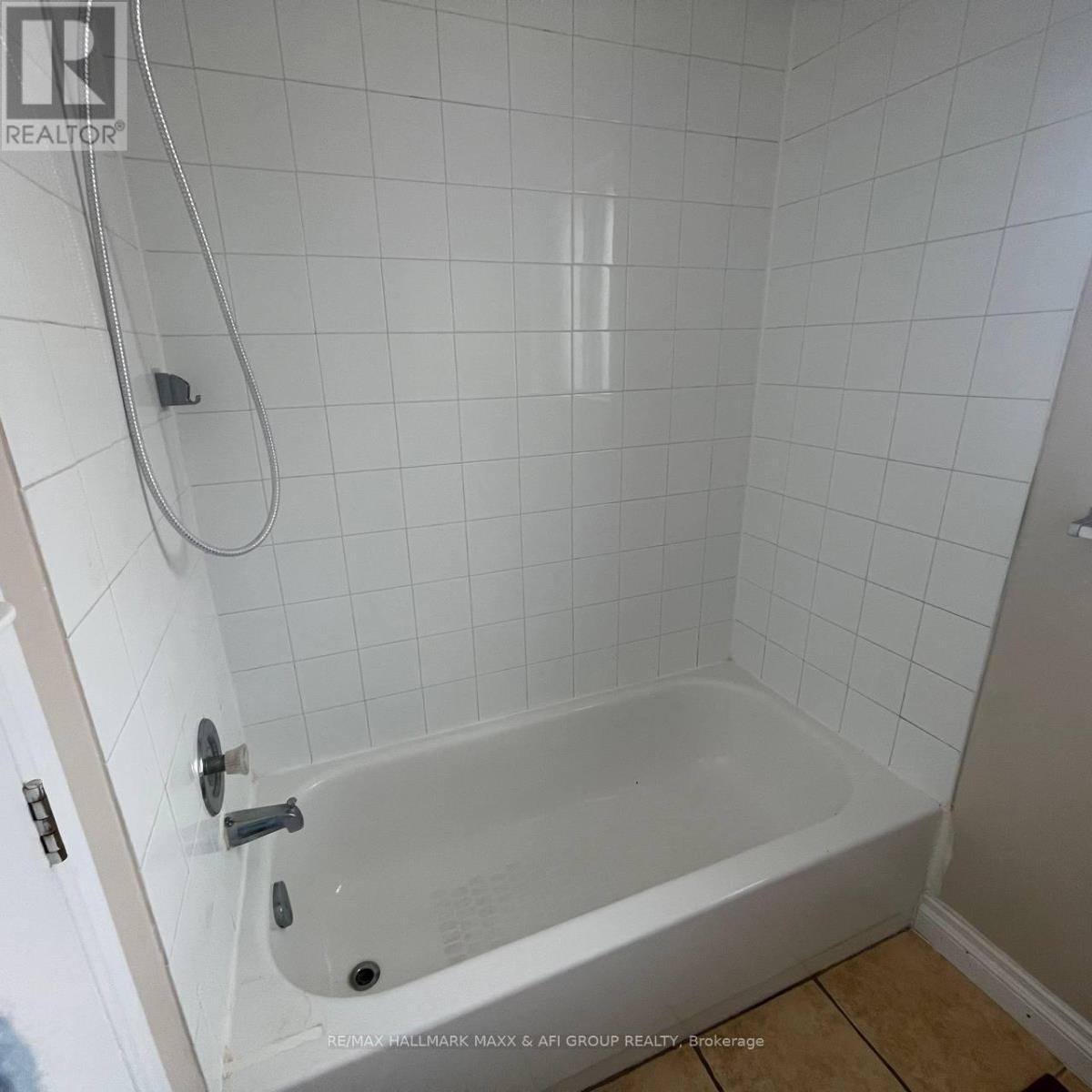 Unit B - 82 Sanford Street, Barrie, Ontario  L4N 3C5 - Photo 12 - S12920790