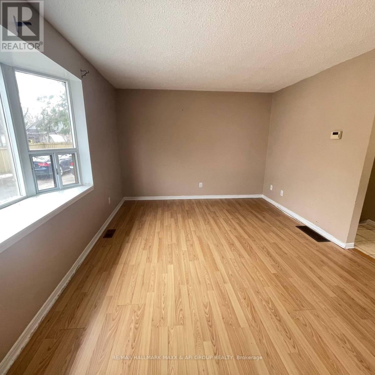 Unit B - 82 Sanford Street, Barrie, Ontario  L4N 3C5 - Photo 4 - S12920790