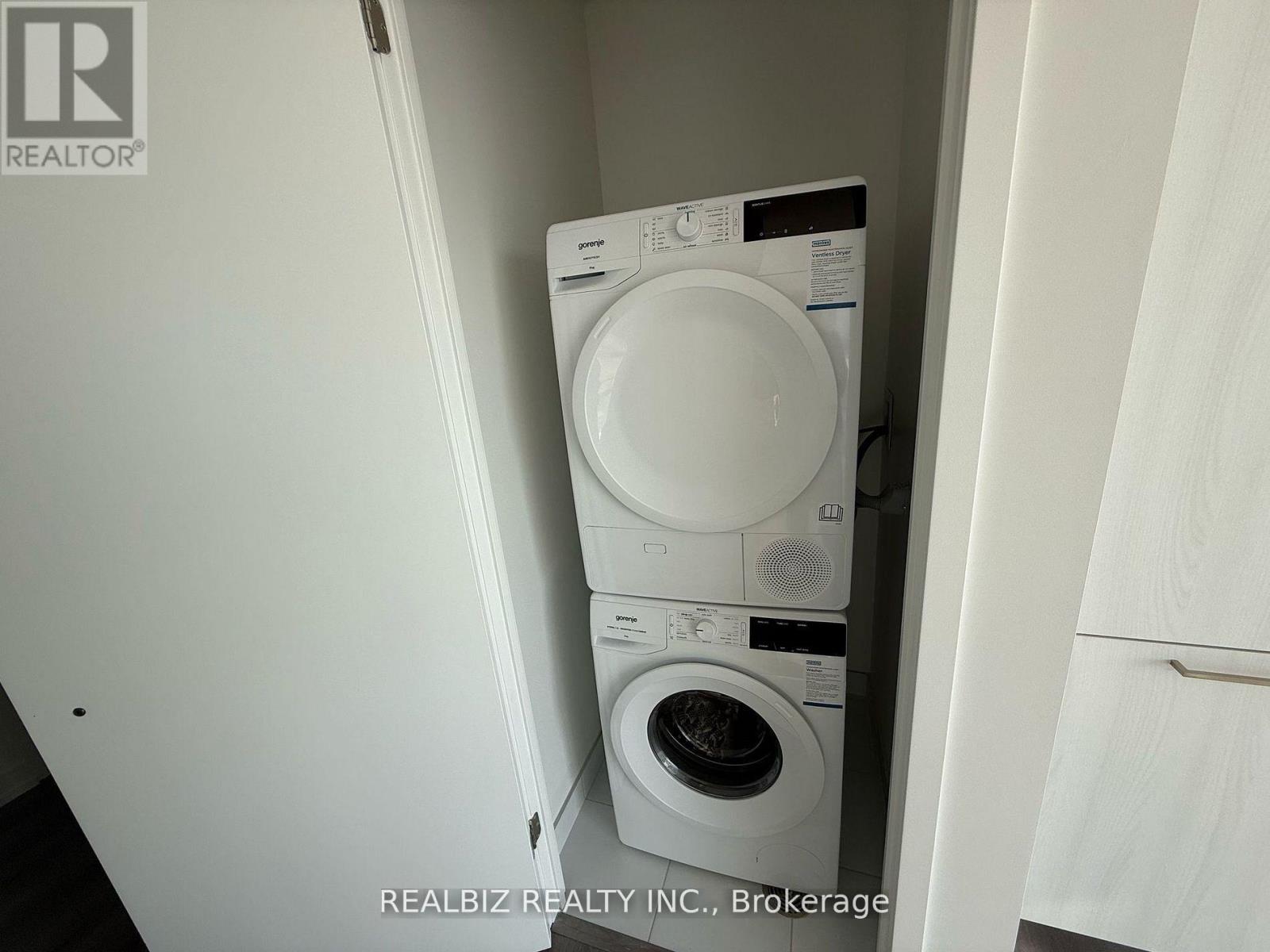 1109 - 225 Commerce Street, Vaughan, Ontario  L4K 0P9 - Photo 4 - N12962234