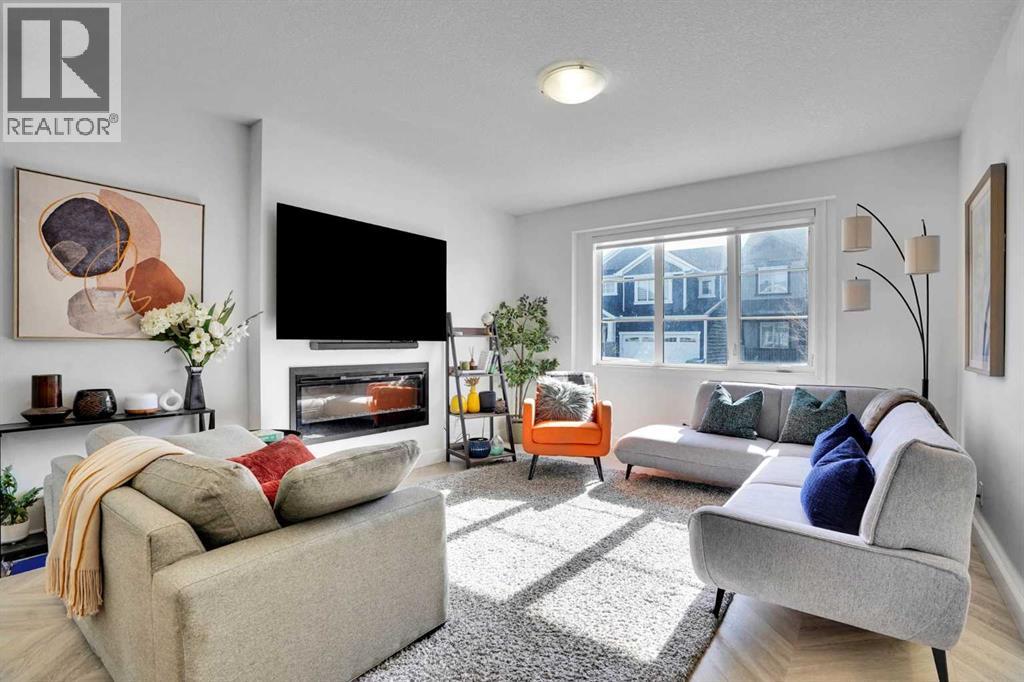 123 Carringham Road Nw, Calgary, Alberta  T3P 1V3 - Photo 3 - A2291820