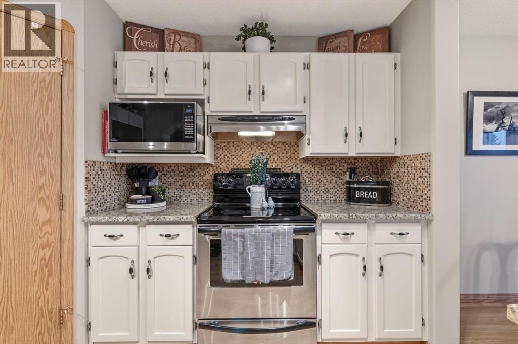 158 Saratoga Close NE, Calgary, Alberta  T1Y 7A1 - Photo 12 - A2298487