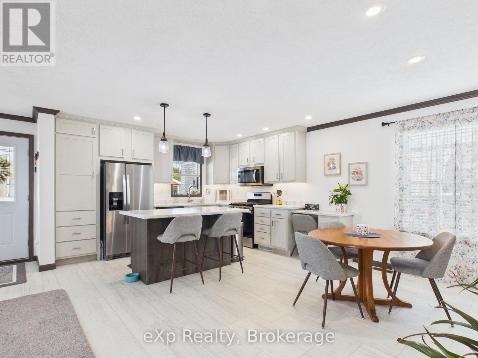 206 Spruce Drive, West Grey, Ontario  N0G 0C4 - Photo 21 - X12846222