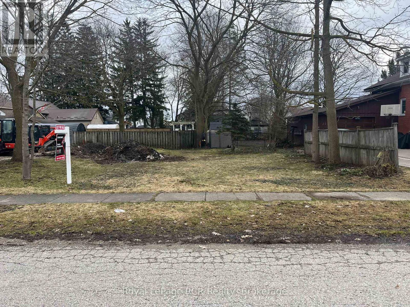 240 CUMBERLAND STREET, Minto, Ontario