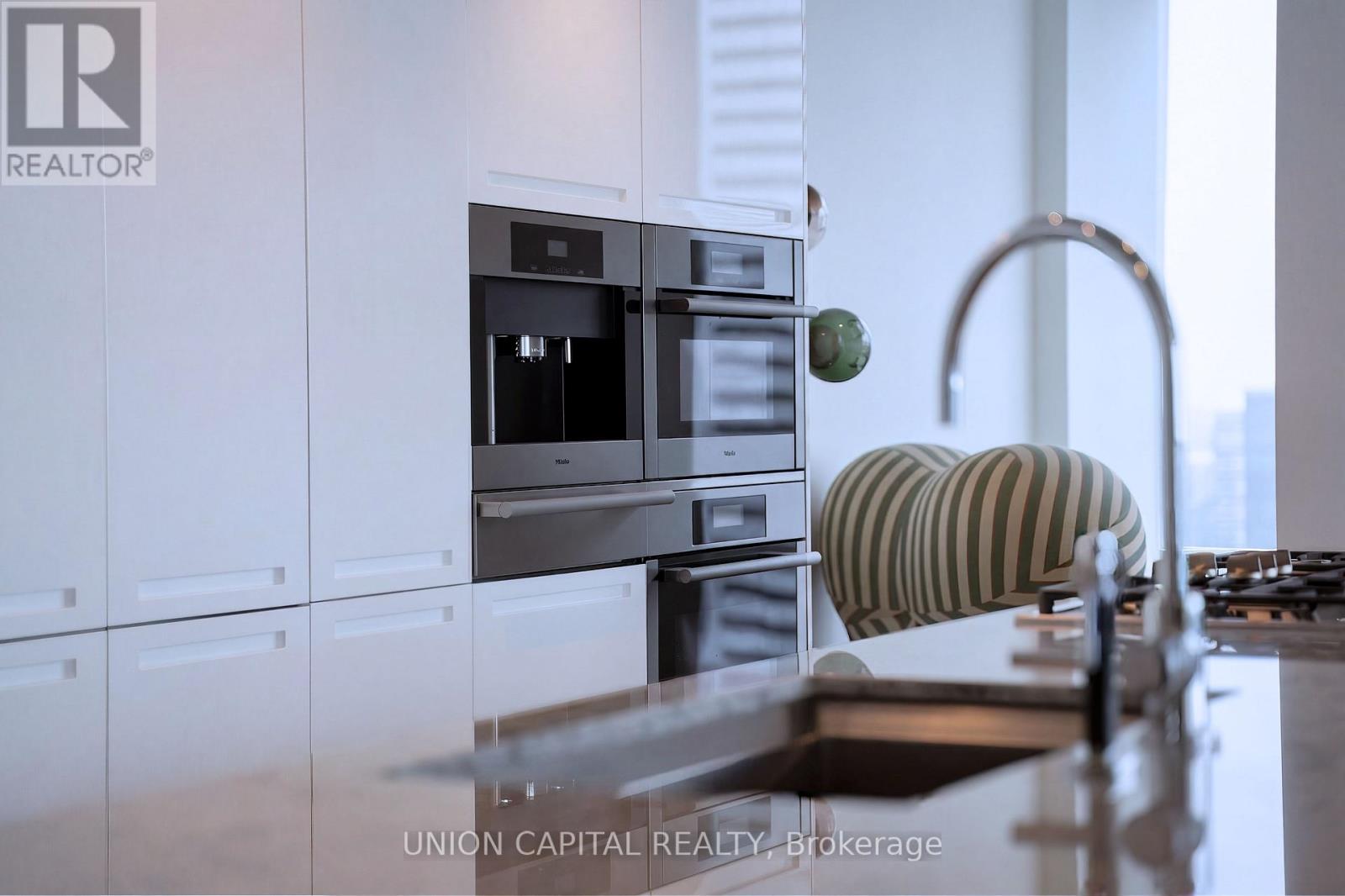 5508 - 180 University Avenue, Toronto, Ontario  M5H 0A2 - Photo 5 - C12959530