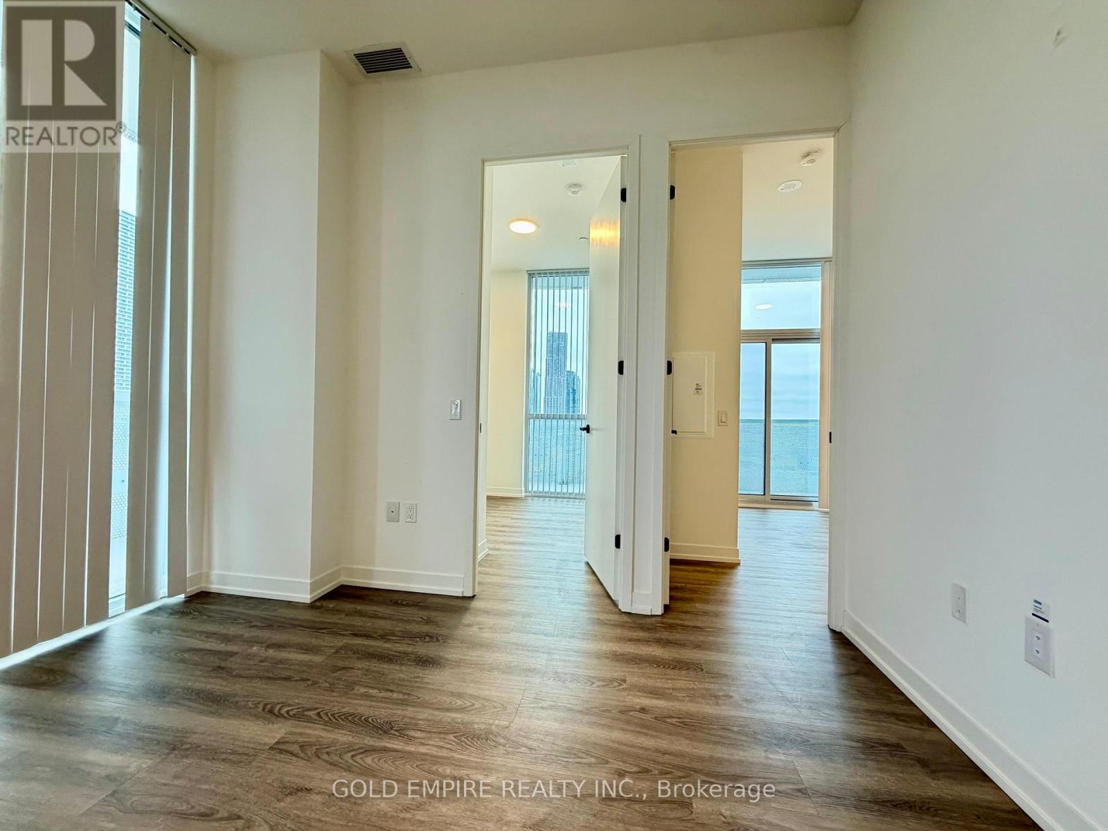 609 - 8 Interchange Way, Vaughan, Ontario  L4K 0R2 - Photo 13 - N12962256