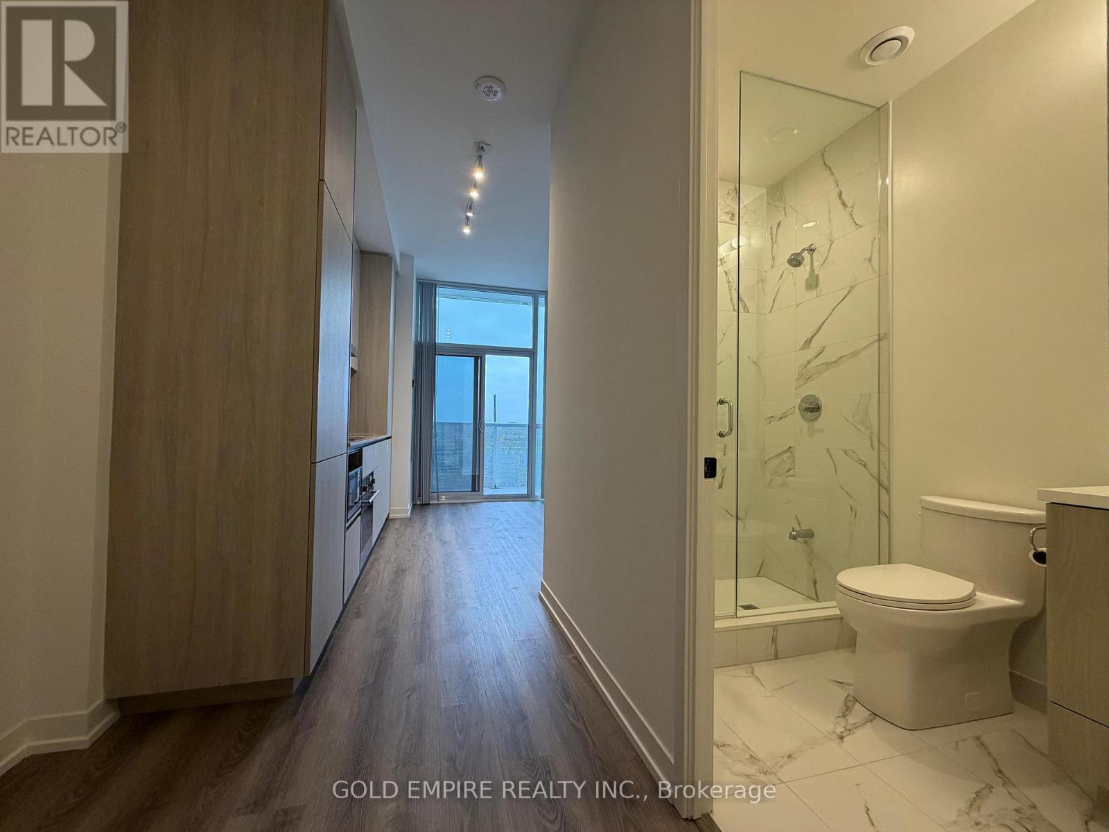 609 - 8 Interchange Way, Vaughan, Ontario  L4K 0R2 - Photo 5 - N12962256