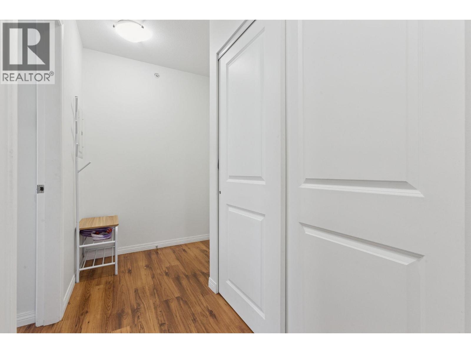 Listing Picture 21 of 25 : 301 5000 IMPERIAL STREET, Burnaby / 本拿比 - 魯藝地產 Yvonne Lu Group - MLS Medallion Club Member