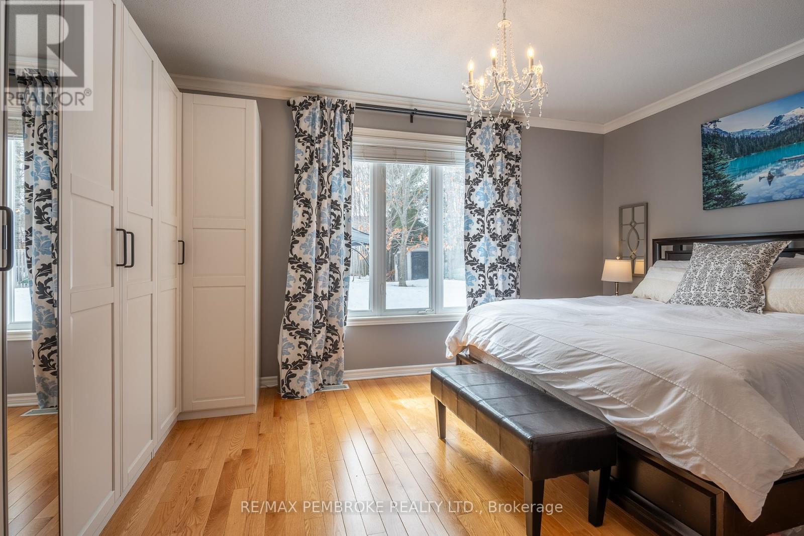 14 Bedard Boulevard, Petawawa, Ontario  K8H 0B7 - Photo 21 - X12962278