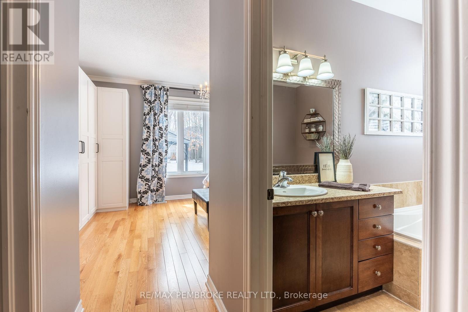 14 Bedard Boulevard, Petawawa, Ontario  K8H 0B7 - Photo 24 - X12962278