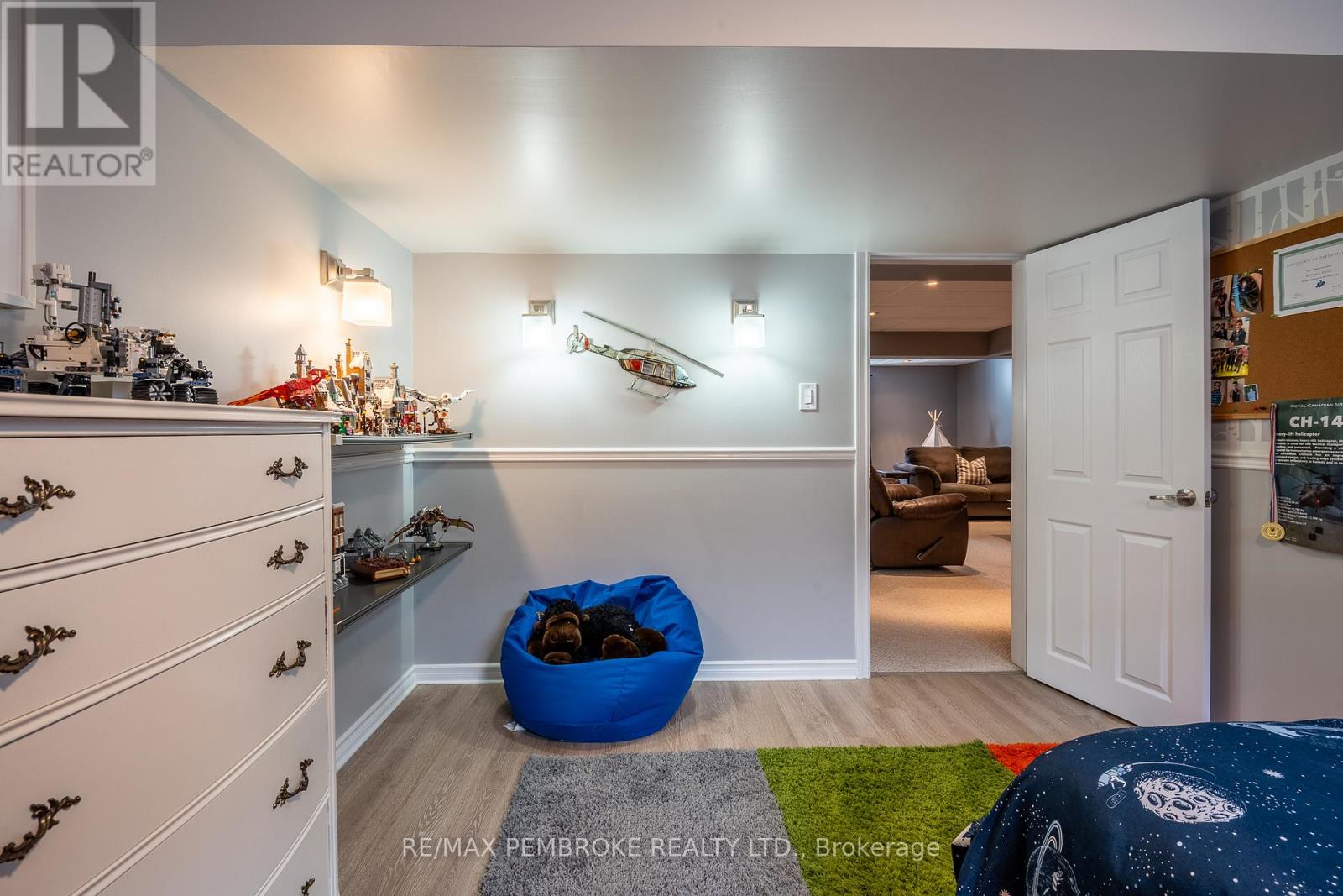 14 Bedard Boulevard, Petawawa, Ontario  K8H 0B7 - Photo 39 - X12962278