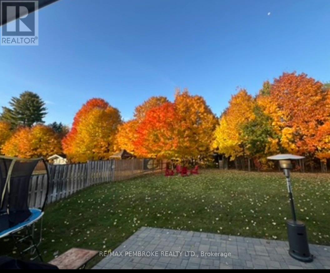 14 Bedard Boulevard, Petawawa, Ontario  K8H 0B7 - Photo 47 - X12962278