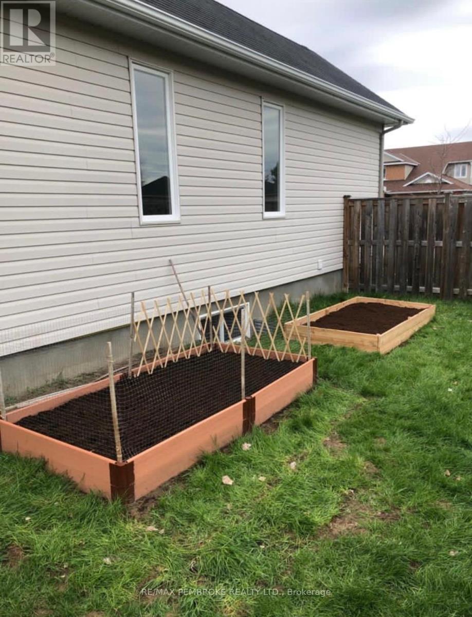 14 Bedard Boulevard, Petawawa, Ontario  K8H 0B7 - Photo 48 - X12962278