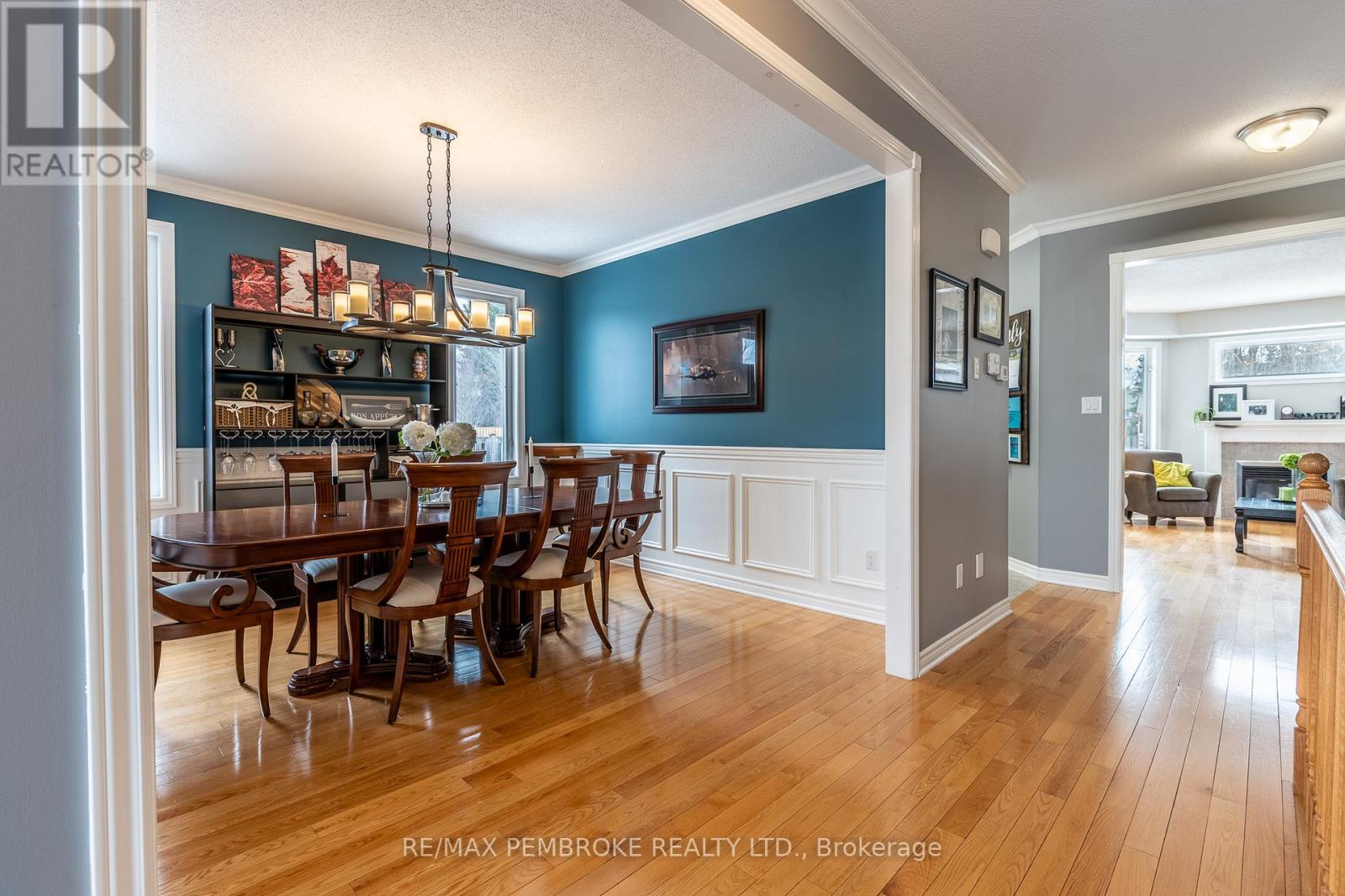 14 Bedard Boulevard, Petawawa, Ontario  K8H 0B7 - Photo 8 - X12962278