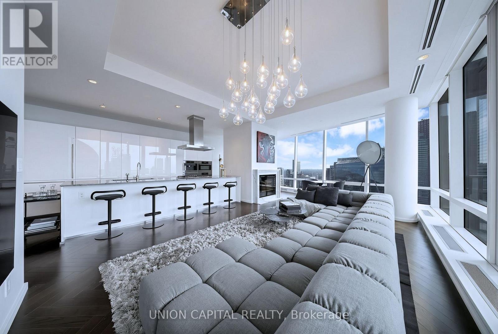 5508 - 180 University Avenue, Toronto, Ontario  M5H 0A2 - Photo 2 - C12959530