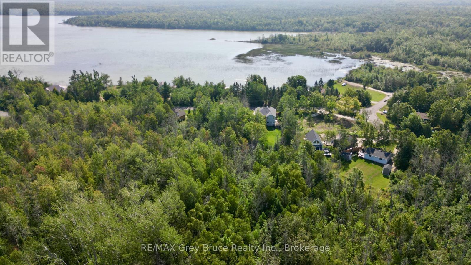 127 Maple Drive, Northern Bruce Peninsula, Ontario  N0H 1Z0 - Photo 18 - X12962284