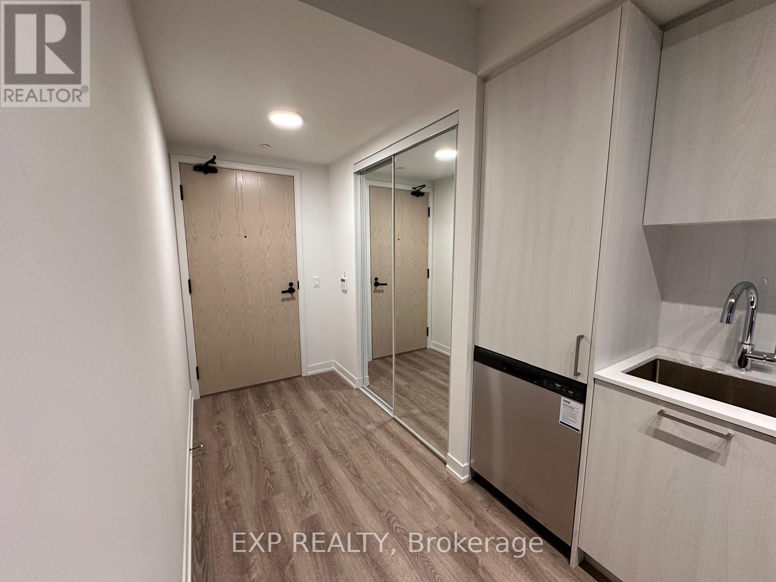 708 - 195 Commerce Street, Vaughan, Ontario  L4K 5Z7 - Photo 4 - N12962244