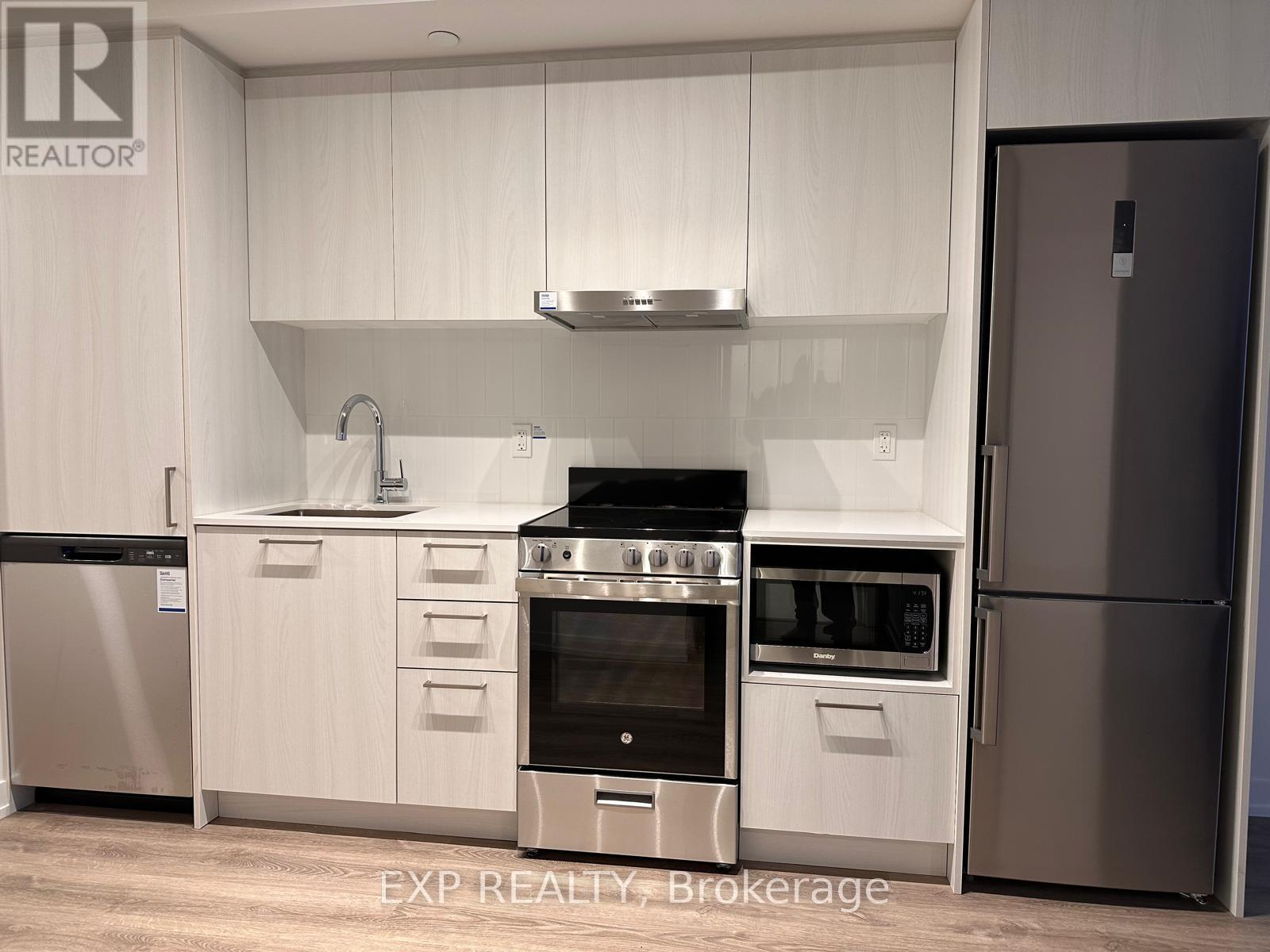 708 - 195 Commerce Street, Vaughan, Ontario  L4K 5Z7 - Photo 6 - N12962244