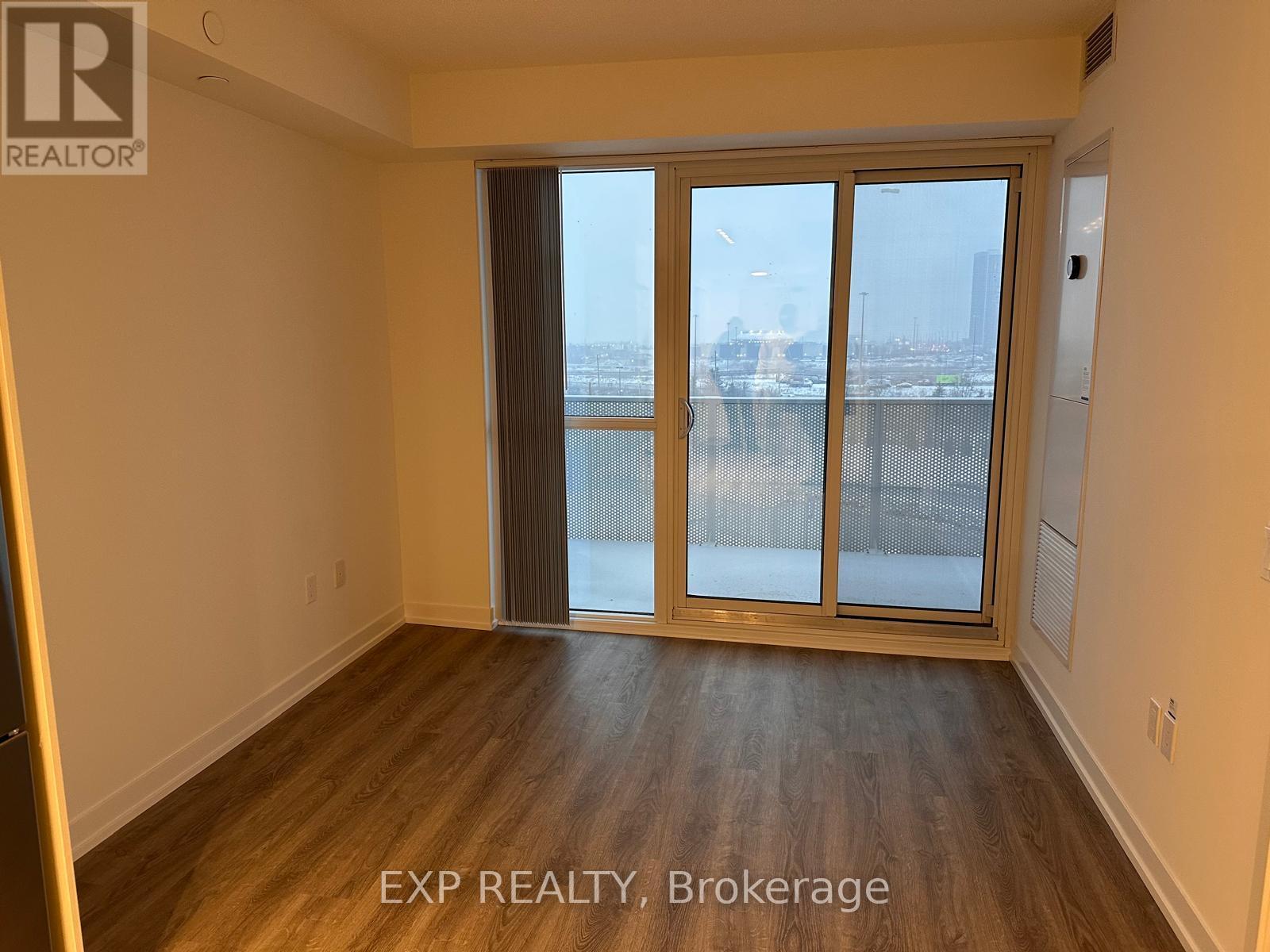 708 - 195 Commerce Street, Vaughan, Ontario  L4K 5Z7 - Photo 8 - N12962244