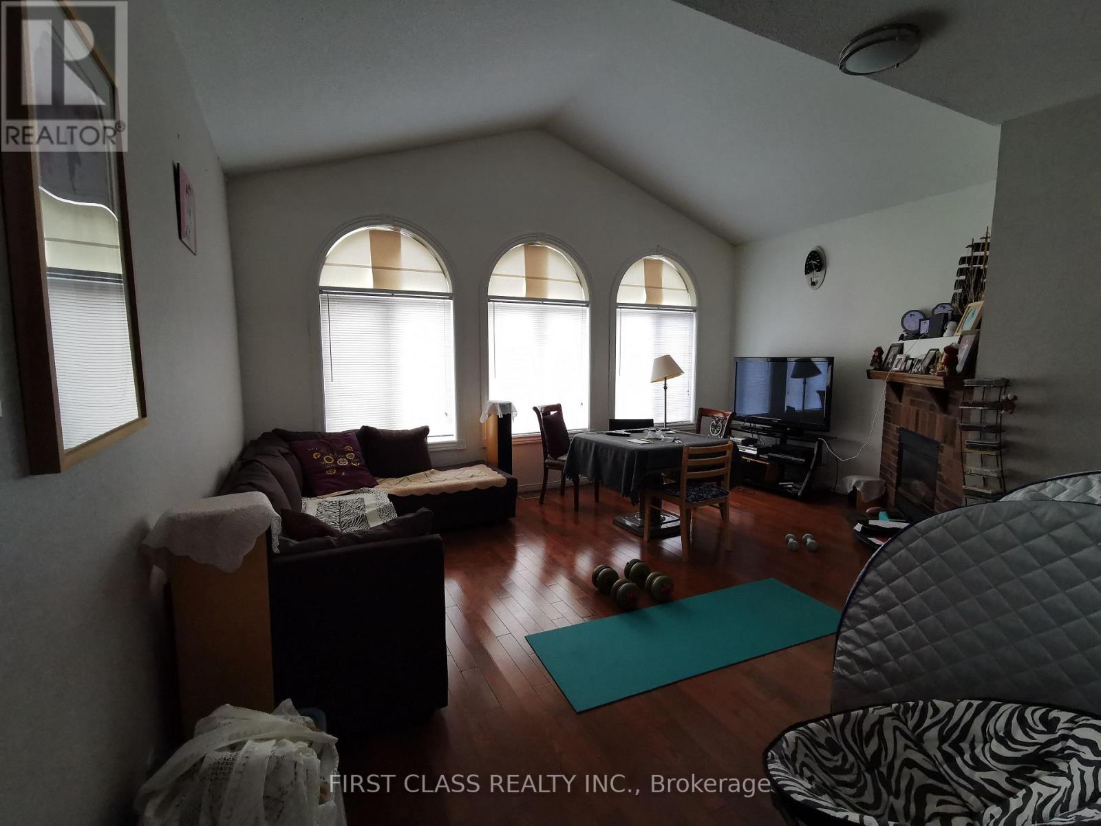 2nd Primary Bedroom - 1300 Wesson Court, Mississauga, Ontario  L5V 2E6 - Photo 6 - W12962254