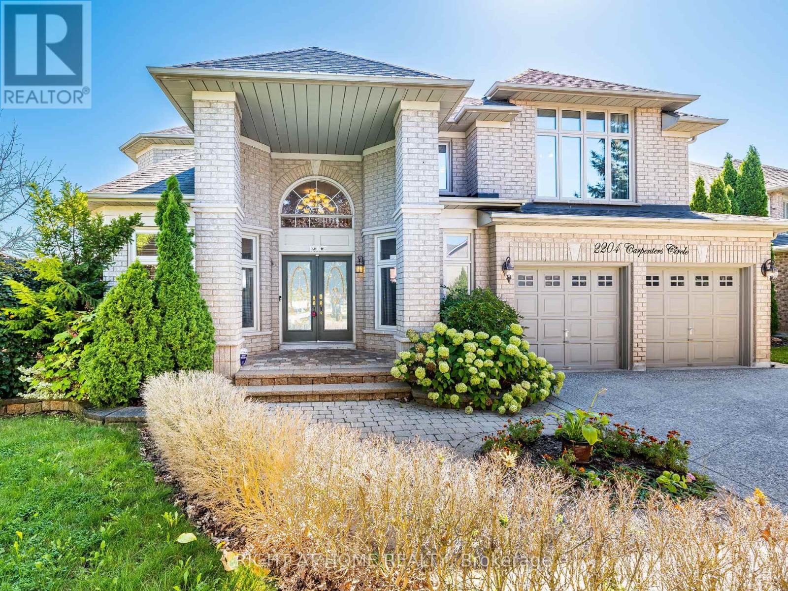2204 CARPENTERS CIRCLE, Oakville, Ontario