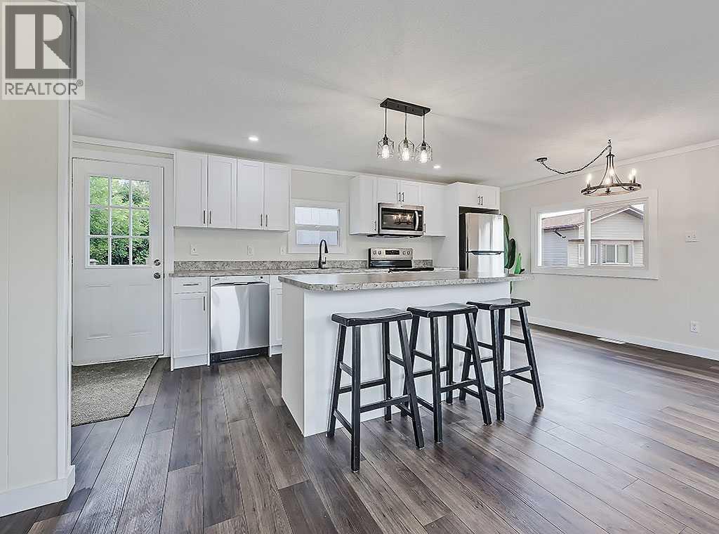 130 Sunset Way Ne, High River, Alberta  T1V 1J4 - Photo 3 - A2268790