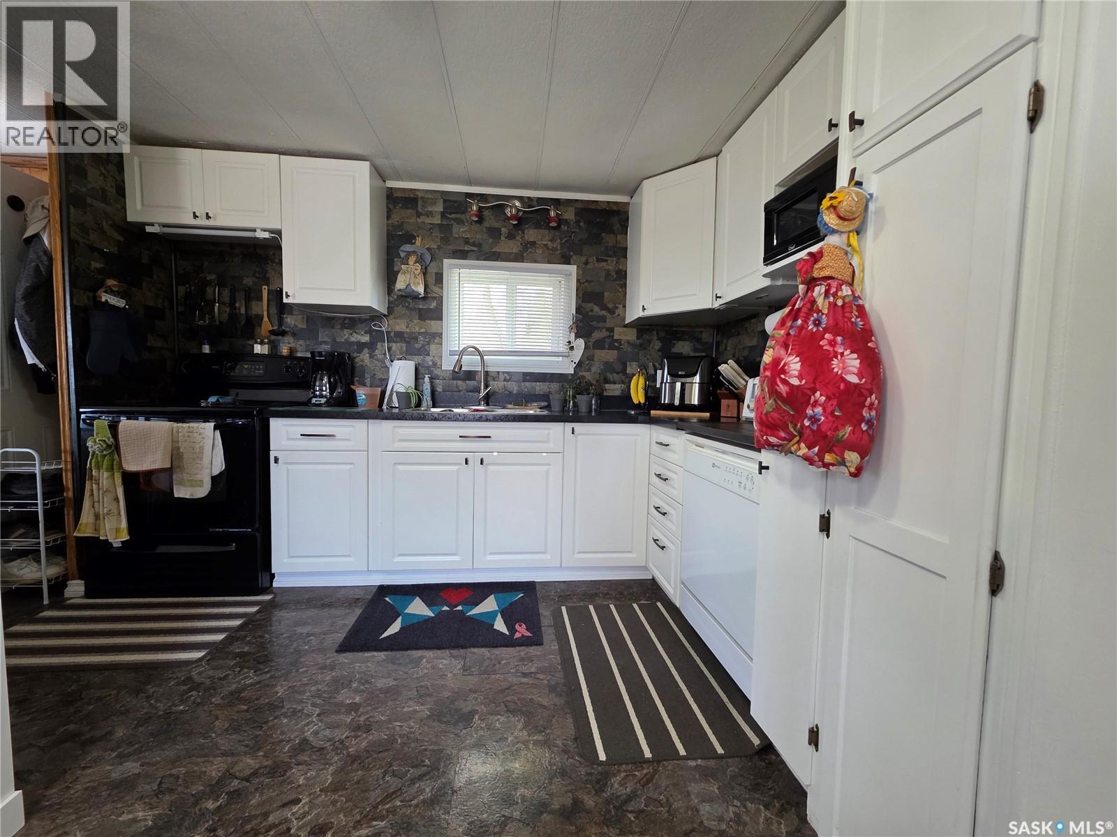 29 701 11th Avenue Nw, Swift Current, Saskatchewan  S9H 4M5 - Photo 3 - SK031585