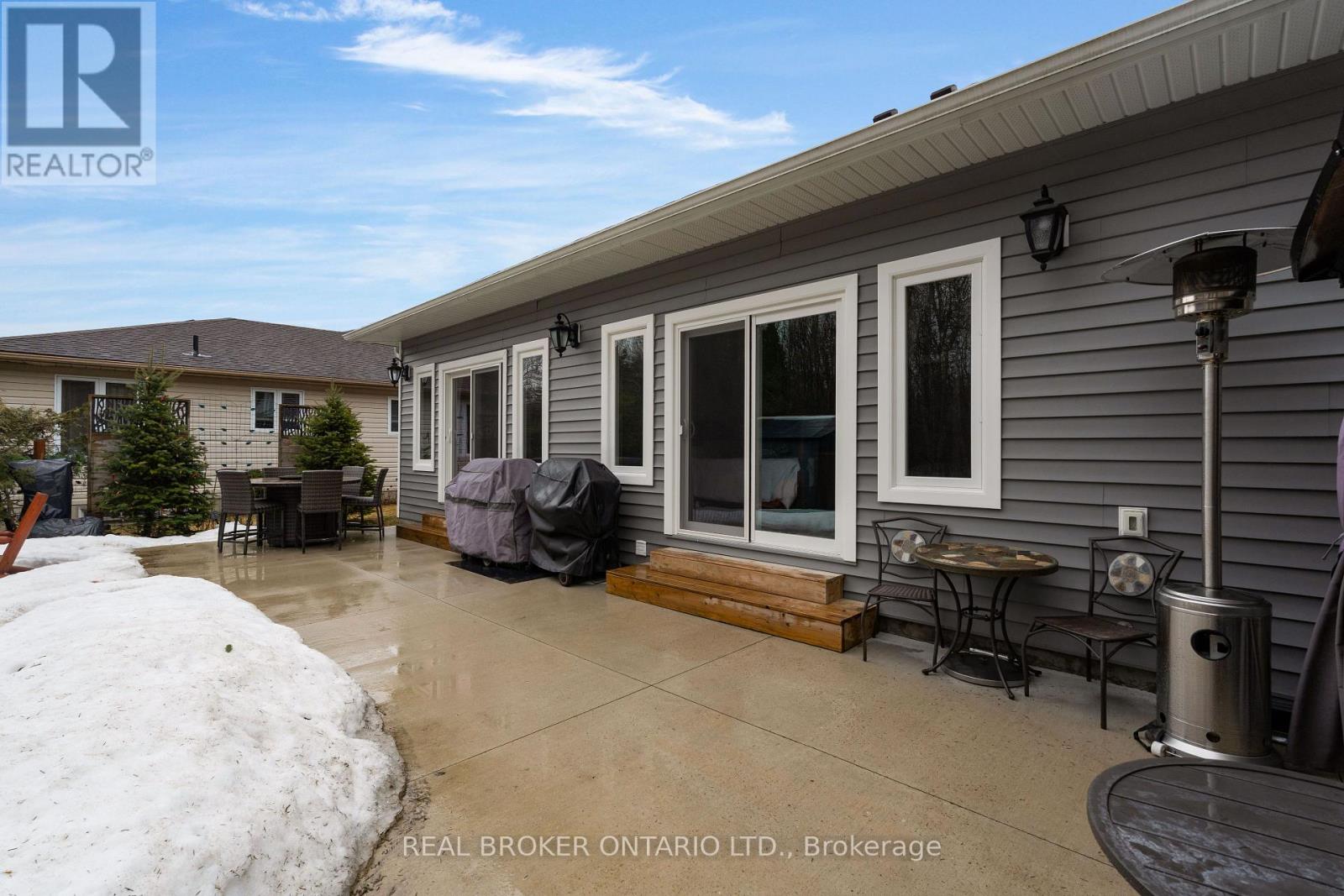 46 Brick Pond Road, Severn, Ontario  L0K 1E0 - Photo 45 - S12959280