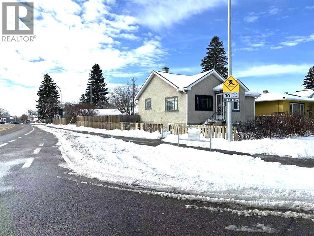 1101 22 Avenue NW, Calgary, Alberta  T2M 1P6 - Photo 2 - A2299077