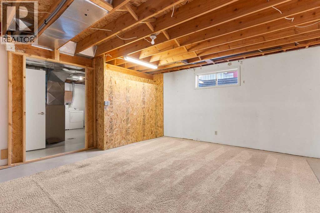 2 West Barrett Place, Cochrane, Alberta  T4C 1J5 - Photo 38 - A2265976