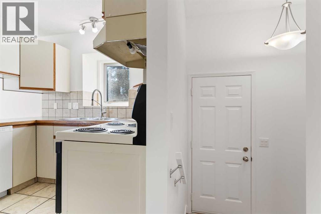 2 West Barrett Place, Cochrane, Alberta  T4C 1J5 - Photo 31 - A2265976