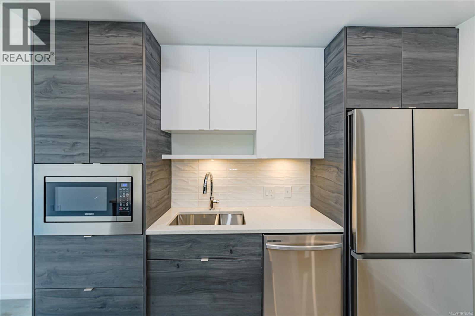 715 1628 Store St, Victoria, British Columbia  V8W 0H1 - Photo 8 - 1012362