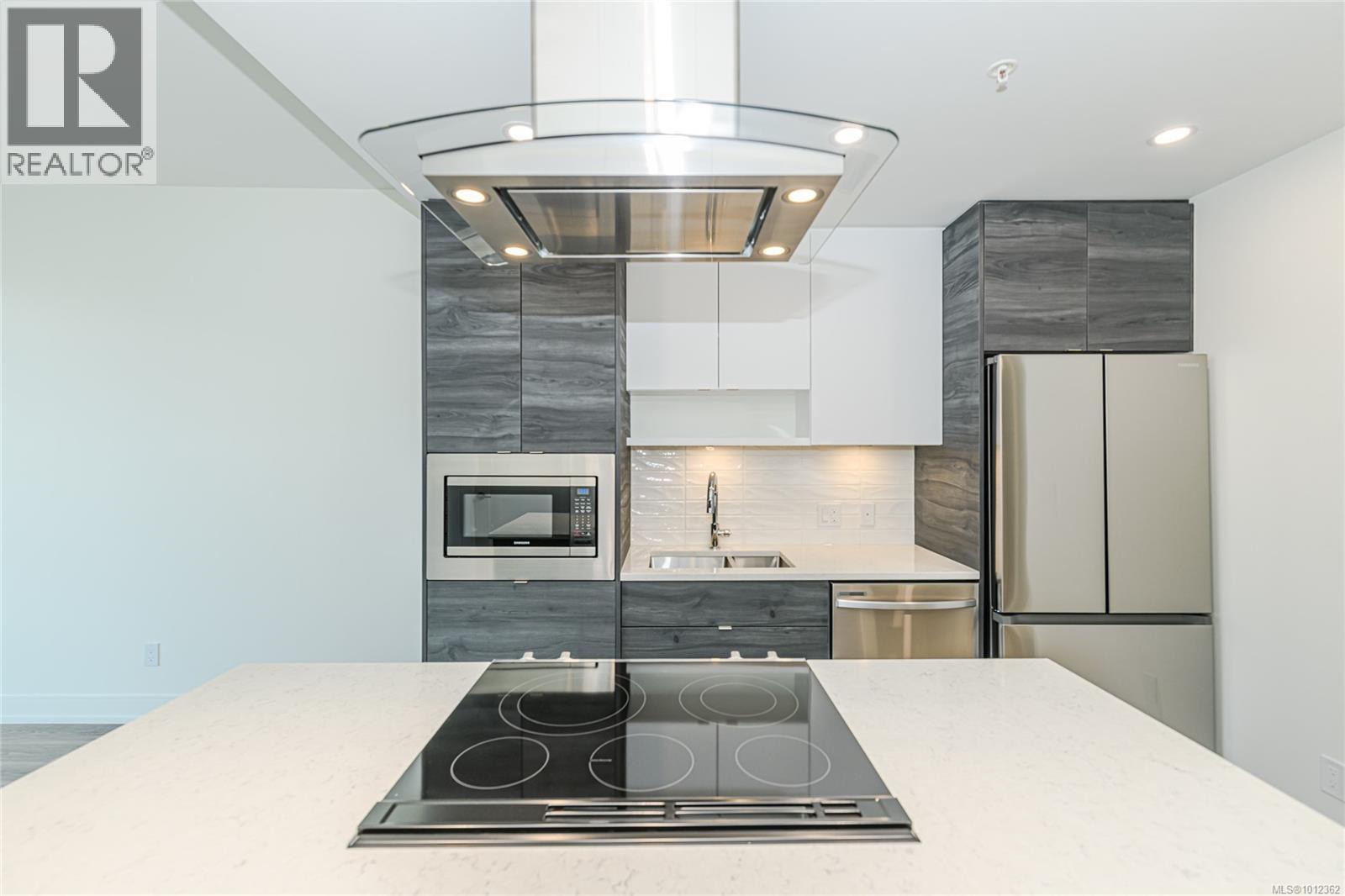 715 1628 Store St, Victoria, British Columbia  V8W 0H1 - Photo 2 - 1012362